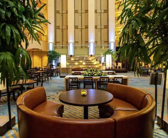 ホテル Embassy Suites By Hilton Columbus Dublin