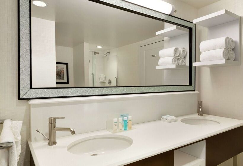 فندق Hampton Inn & Suites Nashville Downtown