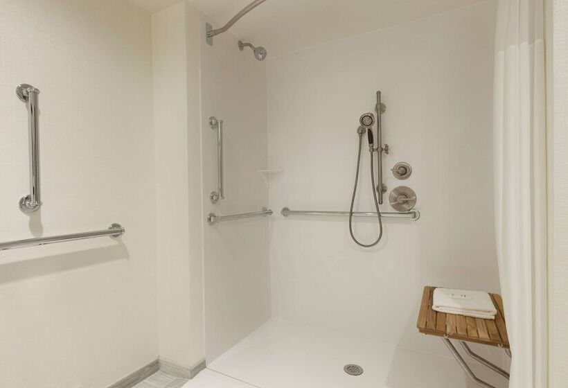 فندق Hampton Inn & Suites Nashville Downtown