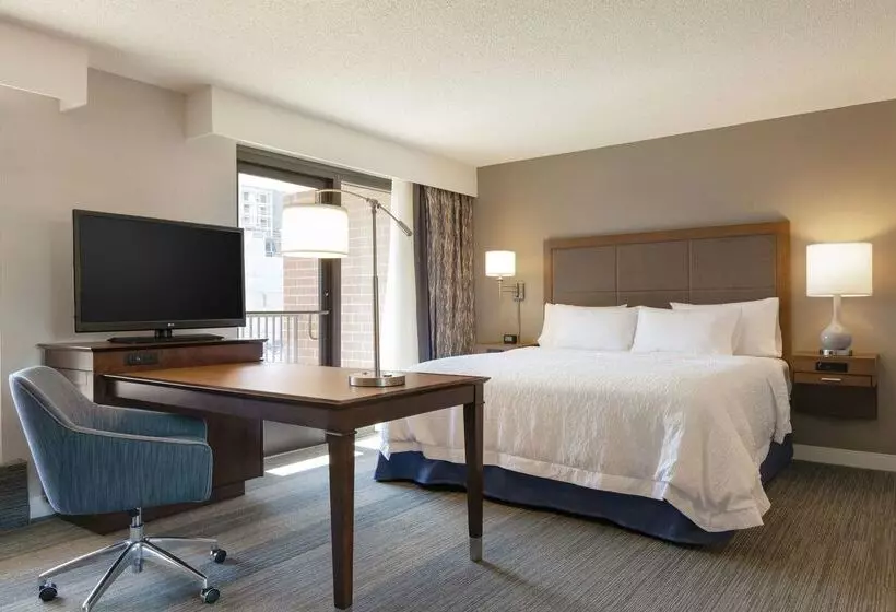 هتل Hampton Inn & Suites Nashville Downtown