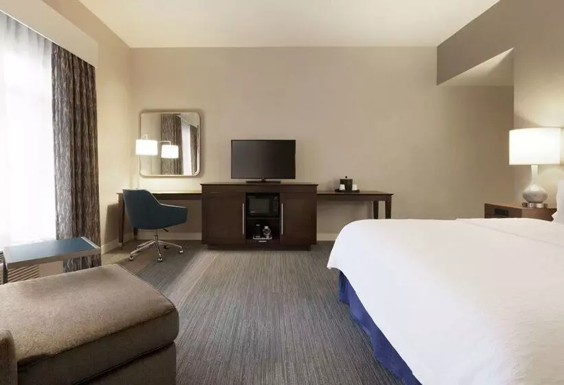 هتل Hampton Inn & Suites Nashville Downtown