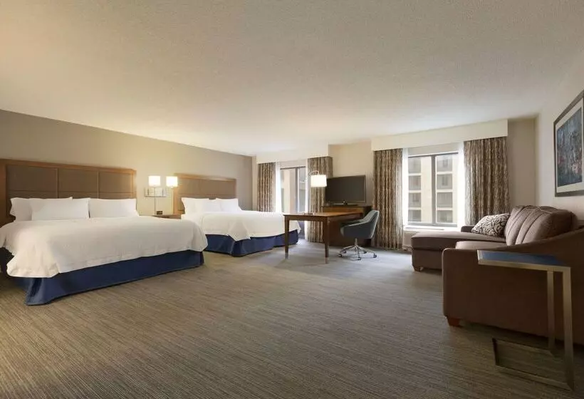هتل Hampton Inn & Suites Nashville Downtown
