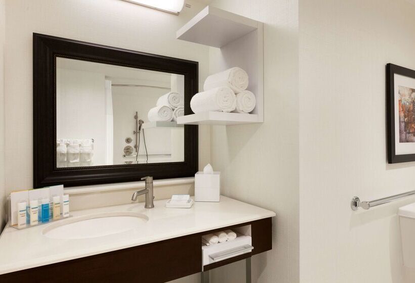 فندق Hampton Inn & Suites Nashville Downtown