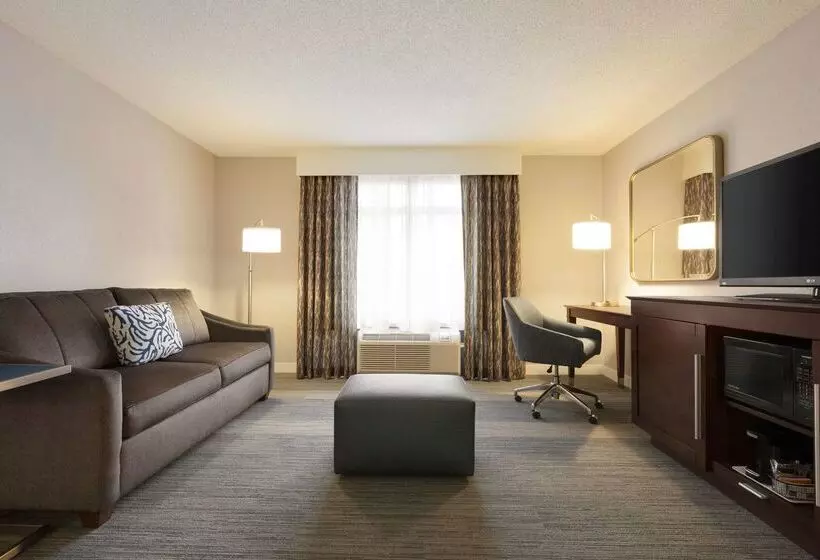 هتل Hampton Inn & Suites Nashville Downtown