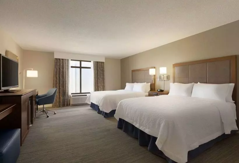 هتل Hampton Inn & Suites Nashville Downtown