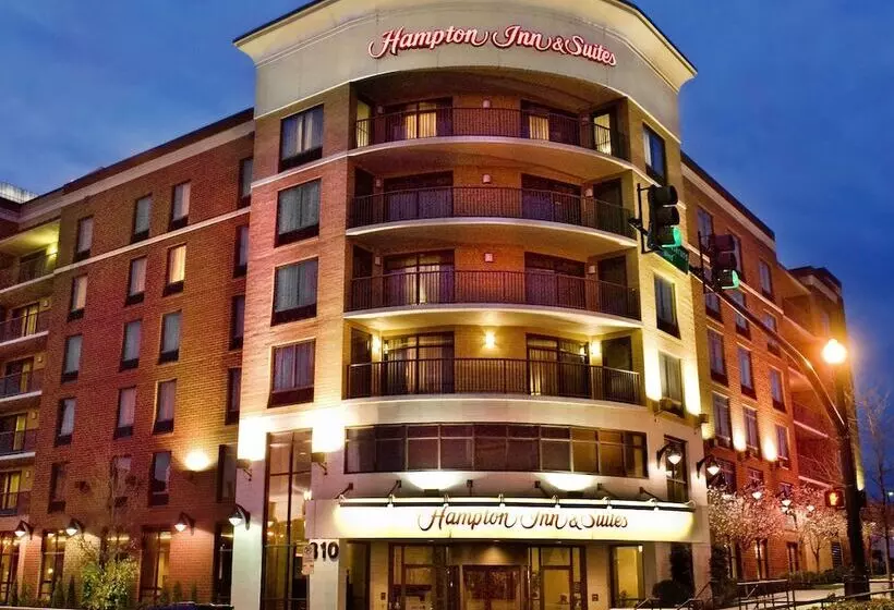 هتل Hampton Inn & Suites Nashville Downtown