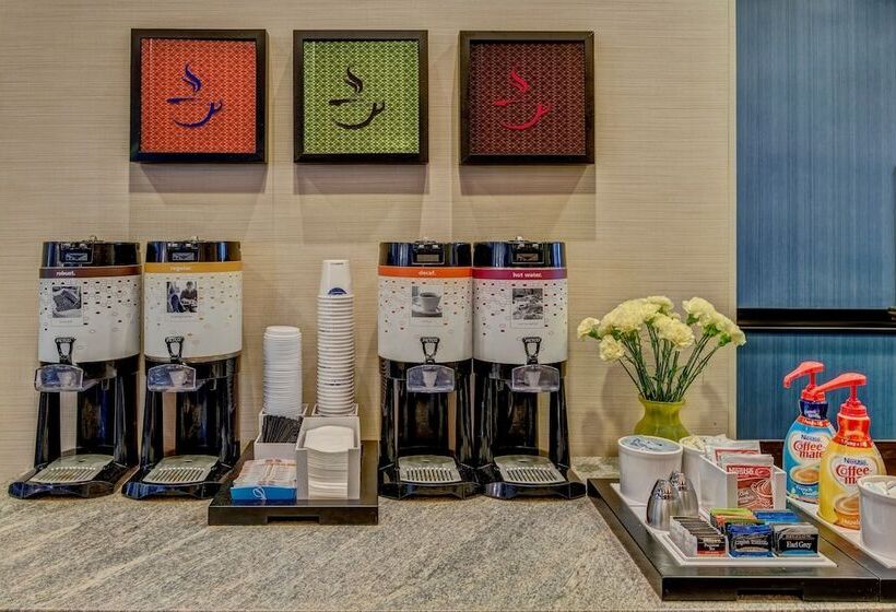 فندق Hampton Inn & Suites Nashville Downtown