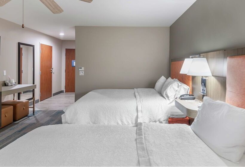 هتل Hampton Inn Brownwood