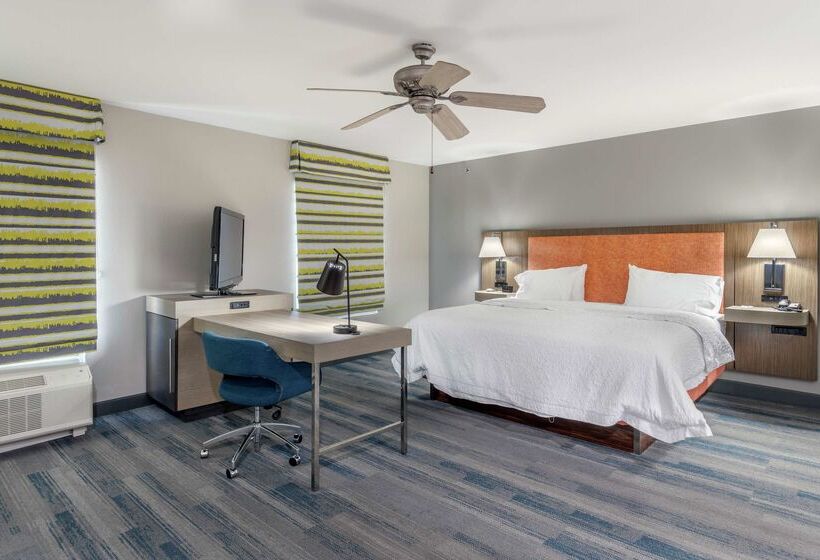 هتل Hampton Inn Brownwood