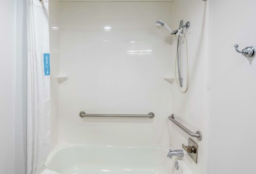 هتل Hampton Inn Brownwood