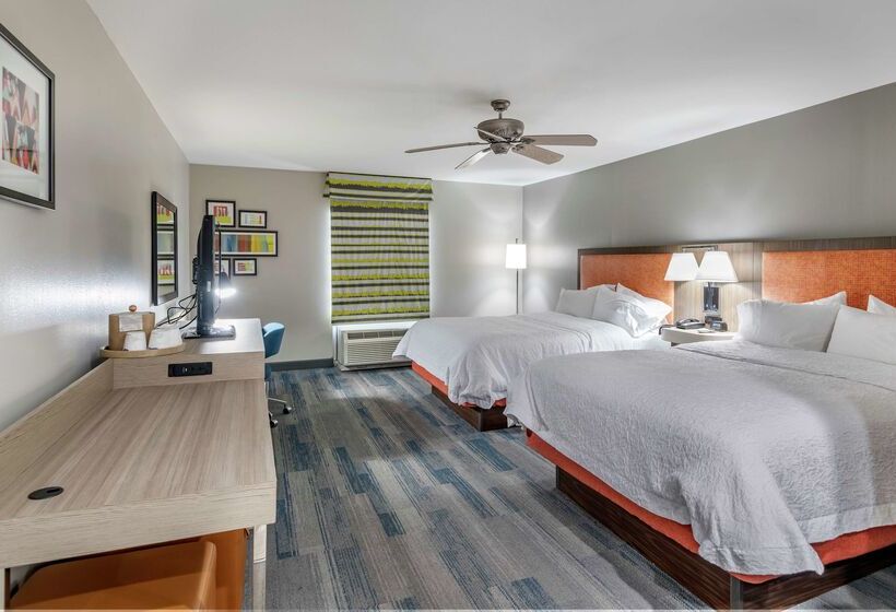 هتل Hampton Inn Brownwood