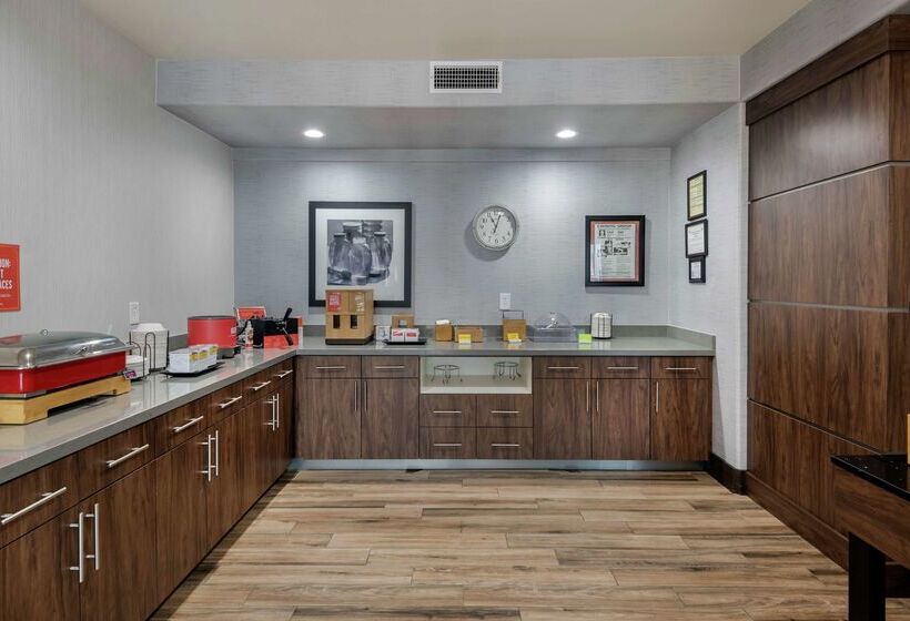 هتل Hampton Inn Brownwood