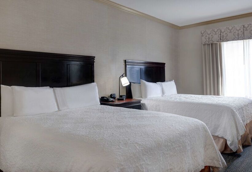 هتل Hampton Inn & Suites Galveston