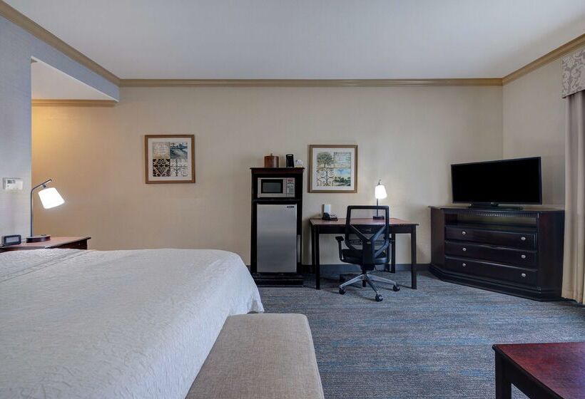 هتل Hampton Inn & Suites Galveston
