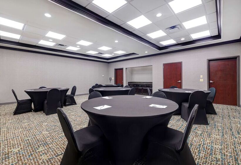 هتل Hampton Inn & Suites Galveston