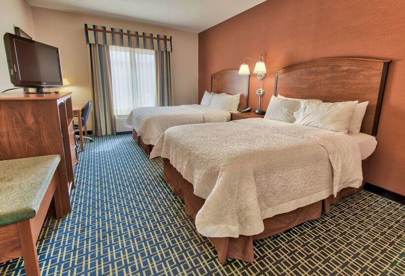 Отель Hampton Inn & Suites Ridgecrest