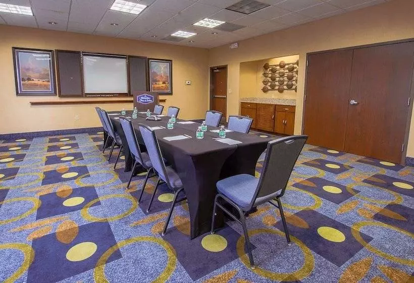 ホテル Hampton Inn & Suites Ridgecrest