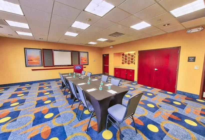 ホテル Hampton Inn & Suites Ridgecrest