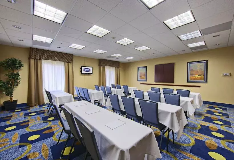 ホテル Hampton Inn & Suites Ridgecrest