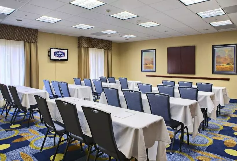 ホテル Hampton Inn & Suites Ridgecrest
