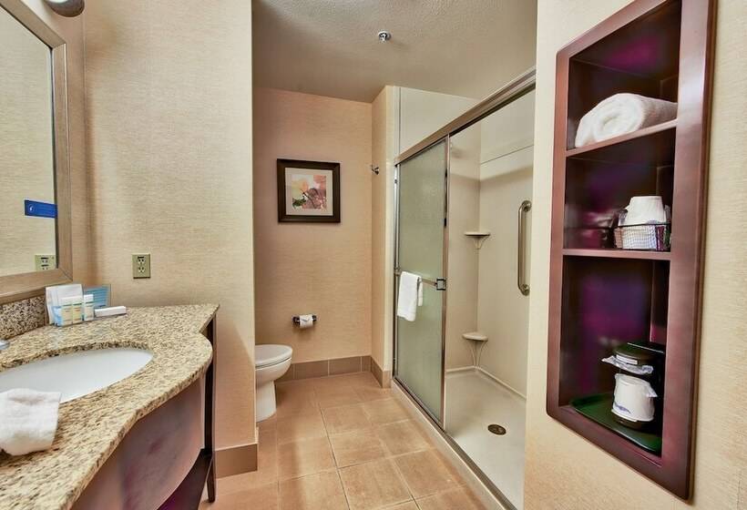 Отель Hampton Inn & Suites Ridgecrest