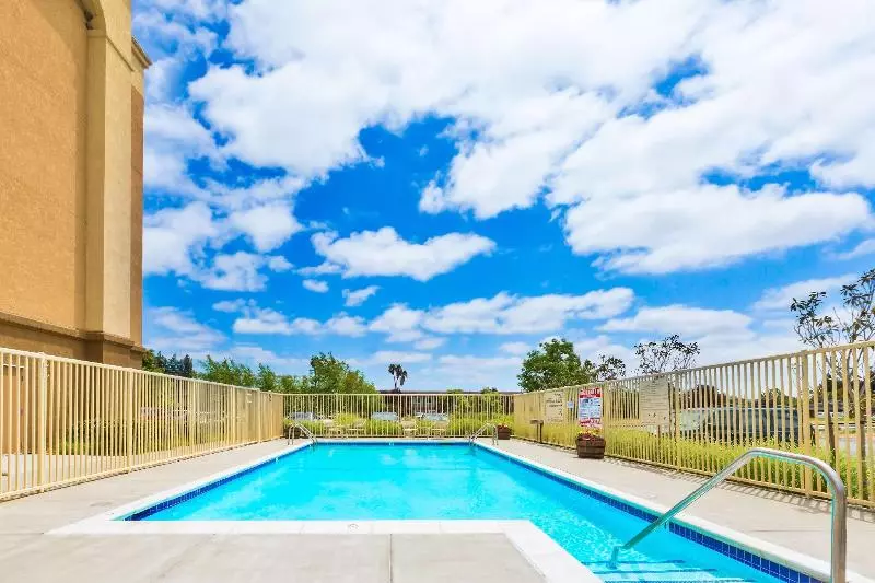 Отель Hampton Inn & Suites Rohnert Park Sonoma County