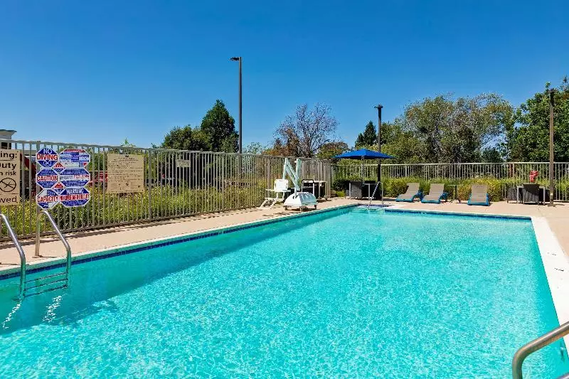 Отель Hampton Inn & Suites Rohnert Park Sonoma County