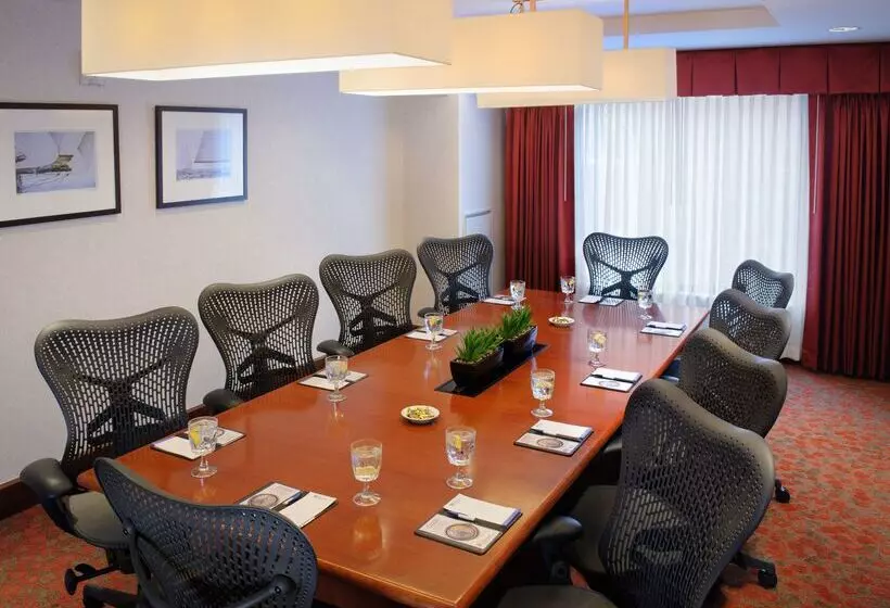 Szálloda Hilton Garden Inn Portland Downtown Waterfront