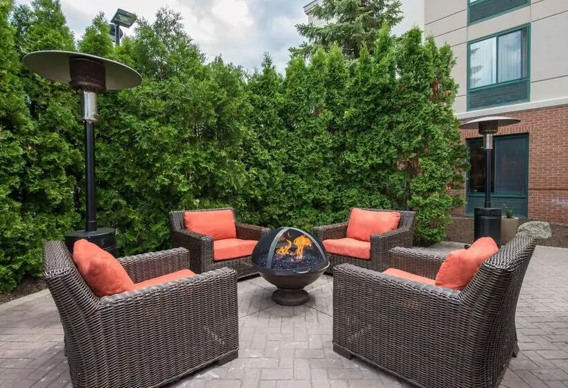 هتل Hilton Garden Inn Fishkill