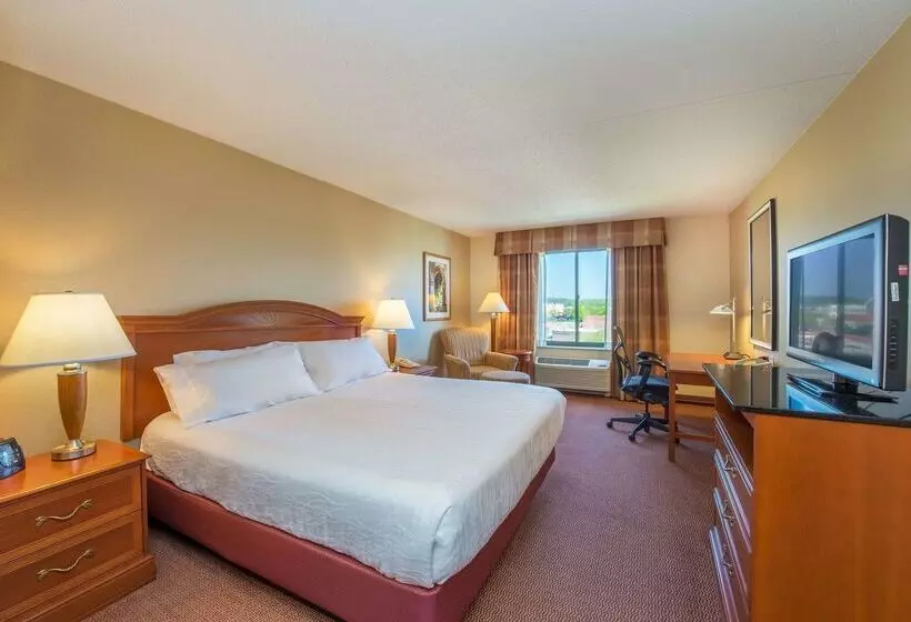 هتل Hilton Garden Inn Fishkill