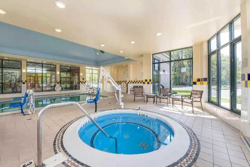 هتل Hilton Garden Inn Fishkill