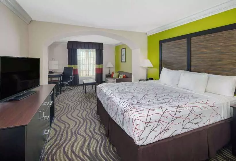 Отель La Quinta Inn By Wyndham Calhoun South I75