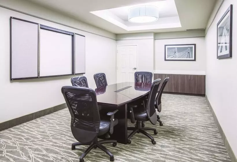 호텔 La Quinta By Wyndham Bay City