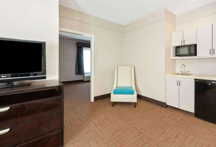 בית מלון כפרי La Quinta Inn & Suites By Wyndham Winnie