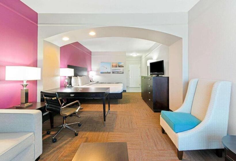 בית מלון כפרי La Quinta Inn & Suites By Wyndham Winnie