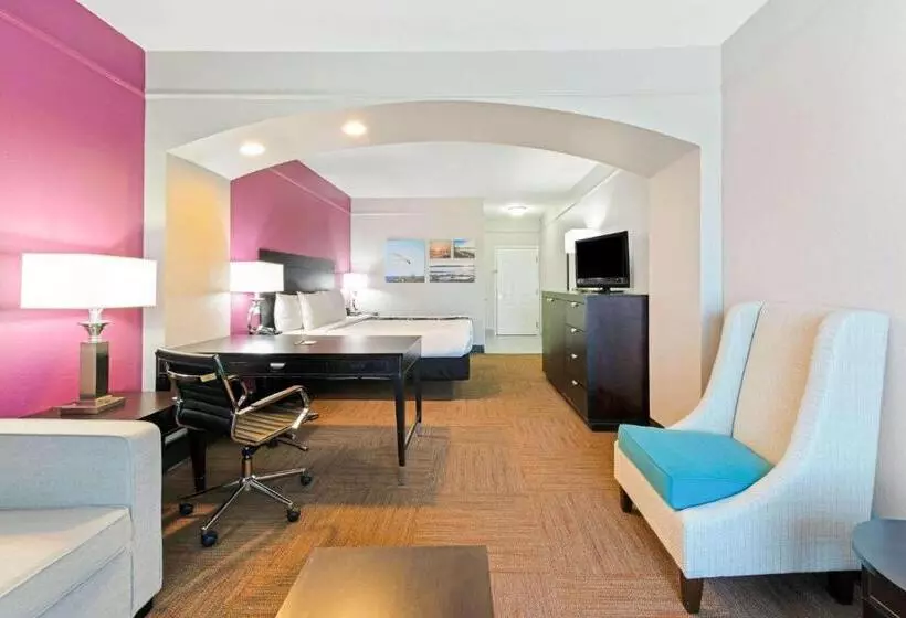 酒店 La Quinta Inn & Suites By Wyndham Winnie