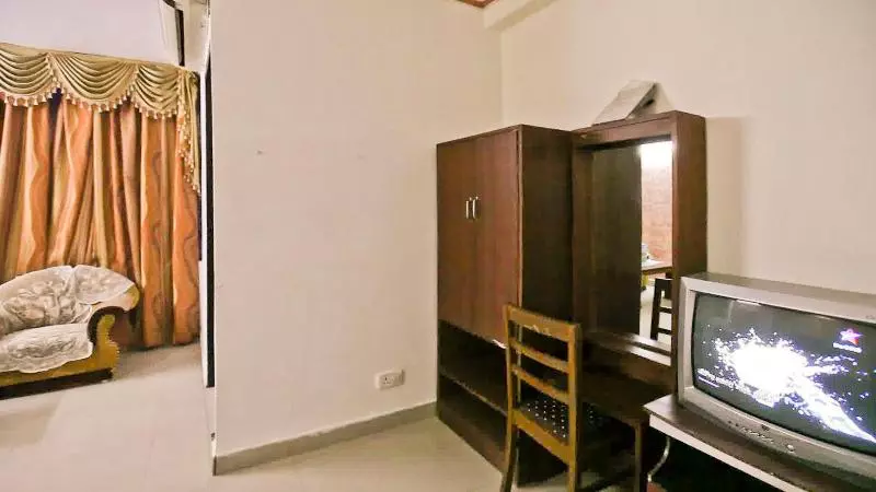 Hotel Mandakini Saket Regency