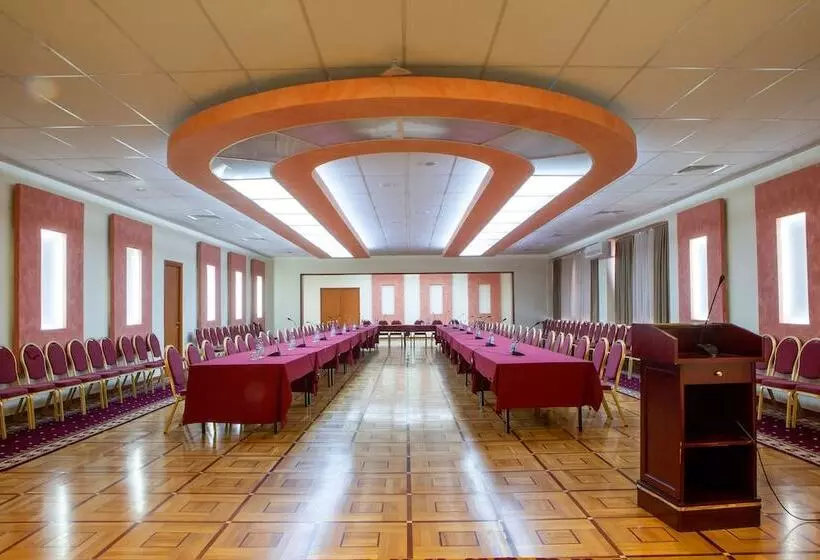 President Hotel By Hrazdan Hotel Cjsc