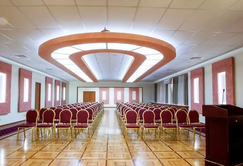 President Hotel By Hrazdan Hotel Cjsc