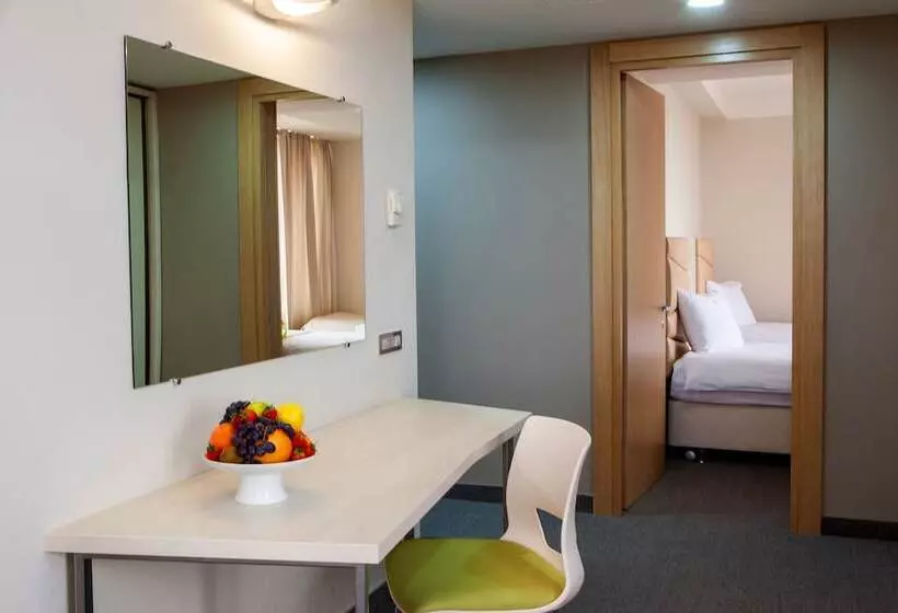 President Hotel By Hrazdan Hotel Cjsc
