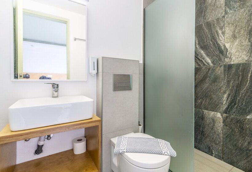 Отель Prince Of Lillies