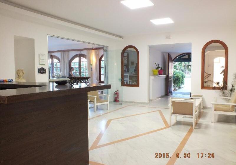 Отель Prince Of Lillies