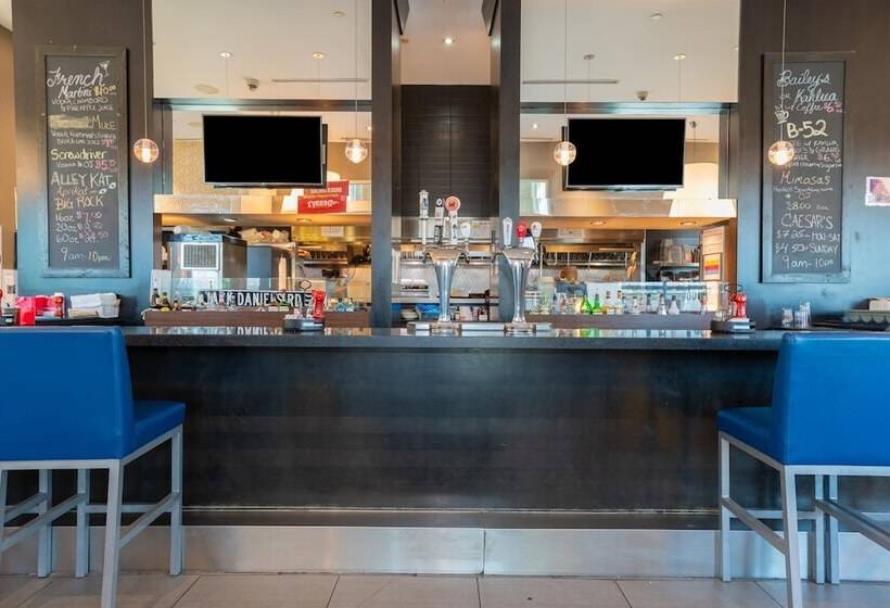 فندق Sandman Signature Edmonton South