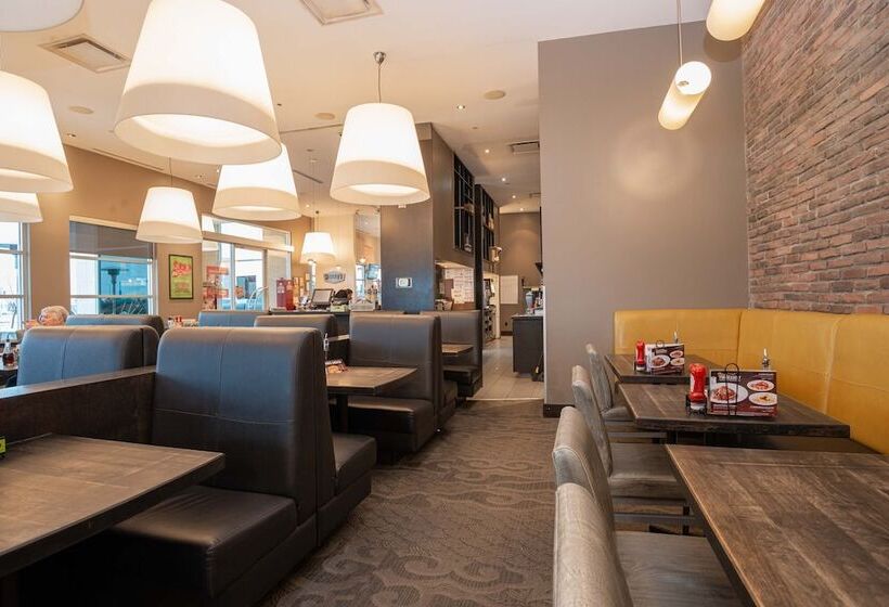 فندق Sandman Signature Edmonton South