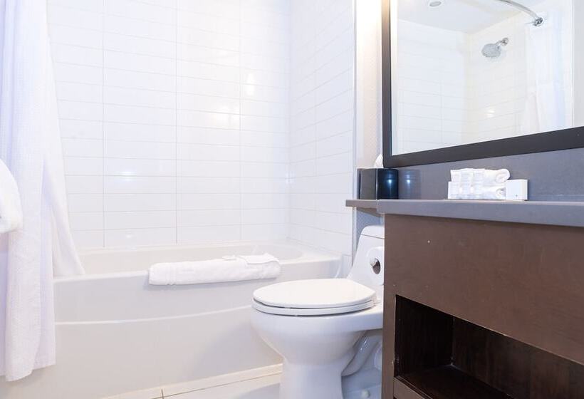 فندق Sandman Signature Edmonton South