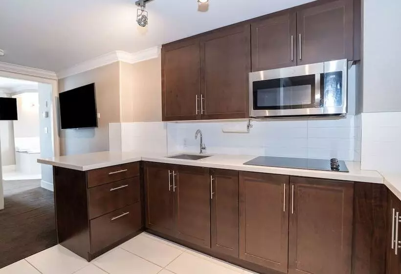 فندق Sandman Signature Edmonton South