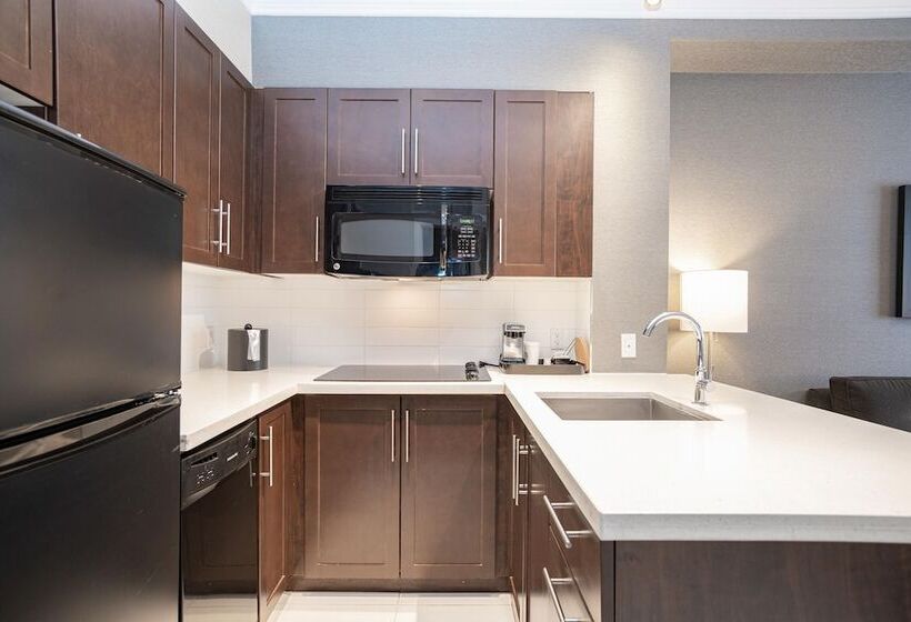 فندق Sandman Signature Edmonton South