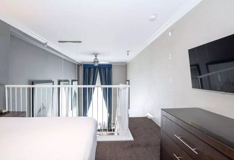 فندق Sandman Signature Edmonton South