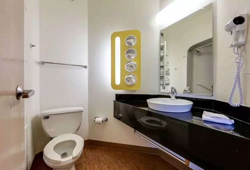 Motel 6 Mississauga, On Toronto