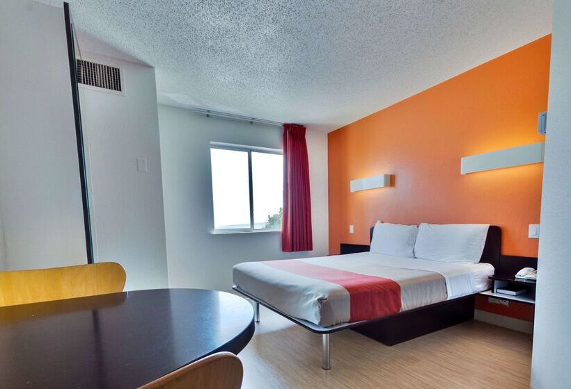 Motel 6lewisville, Tx  Dallas